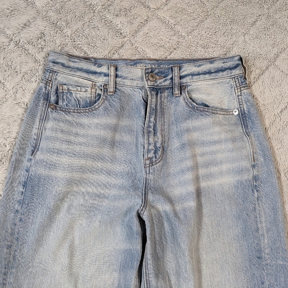 American Eagle Jeans Women's 4 Blue Light Wash Relaxed Mom Distressed Cotton - Picture 7 of 11